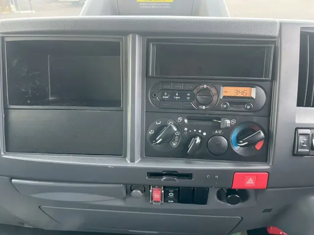 いすゞ エルフ 2RG-NPR88YN(2WD)の写真39