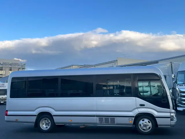 トヨタ コースター SKG-XZB70(2WD)の写真9