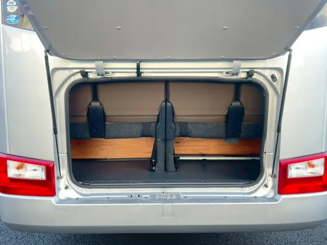 トヨタ コースター SKG-XZB70(2WD)の写真11