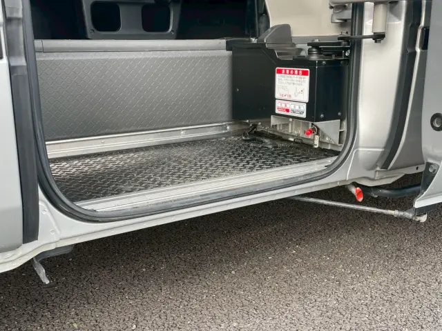 トヨタ コースター SKG-XZB70(2WD)の写真12