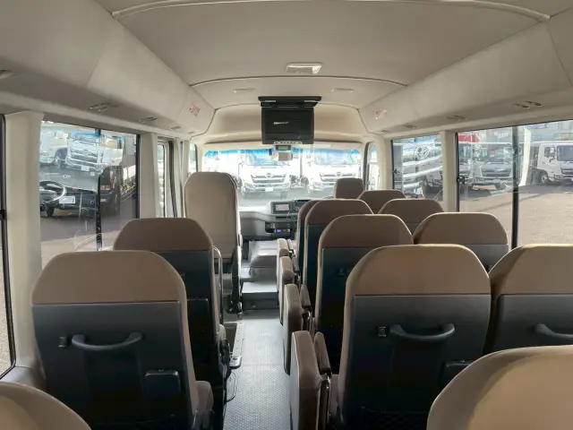 トヨタ コースター SKG-XZB70(2WD)の写真20