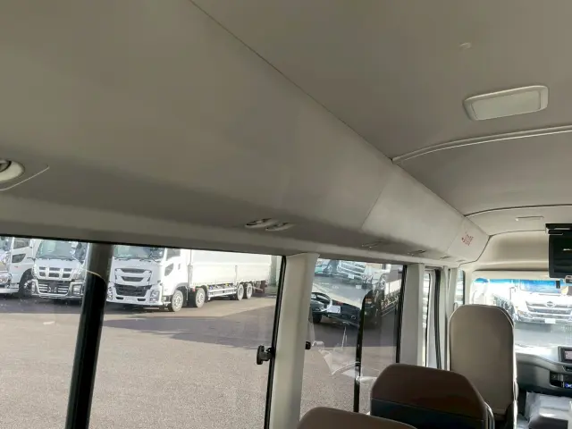 トヨタ コースター SKG-XZB70(2WD)の写真21