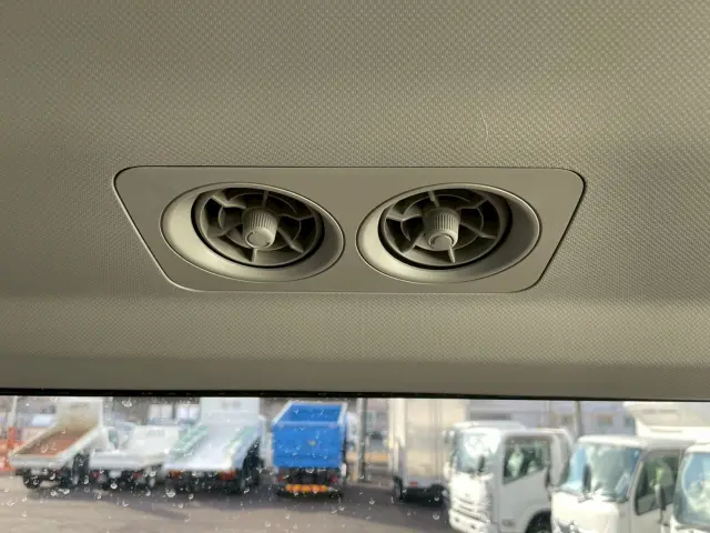 トヨタ コースター SKG-XZB70(2WD)の写真26