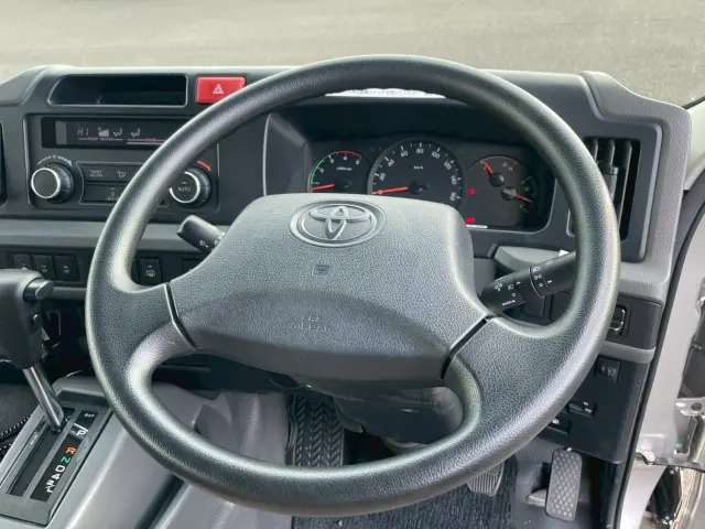 トヨタ コースター SKG-XZB70(2WD)の写真29