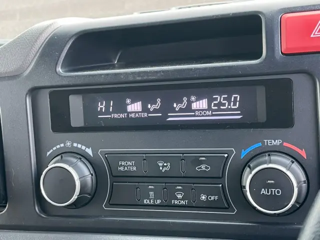 トヨタ コースター SKG-XZB70(2WD)の写真32