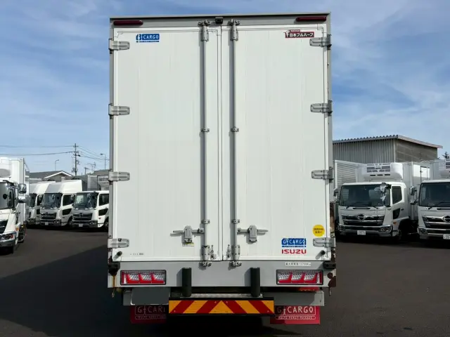 いすゞ ギガ 2PG-CYJ77C(2WD)の写真5