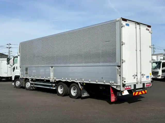 いすゞ ギガ 2PG-CYJ77C(2WD)の写真6