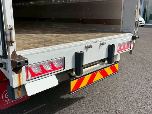 いすゞ ギガ 2PG-CYJ77C(2WD)の写真15