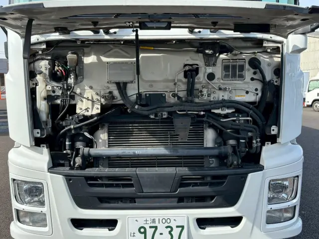 いすゞ ギガ 2PG-CYJ77C(2WD)の写真27