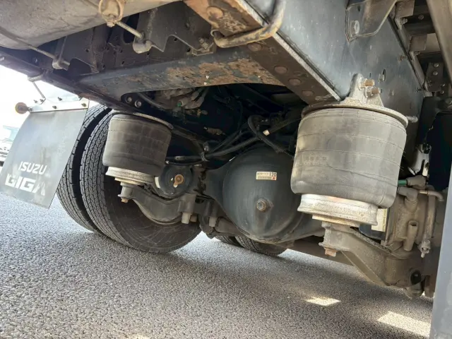 いすゞ ギガ 2PG-CYJ77C(2WD)の写真28