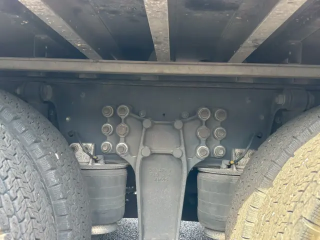 いすゞ ギガ 2PG-CYJ77C(2WD)の写真37