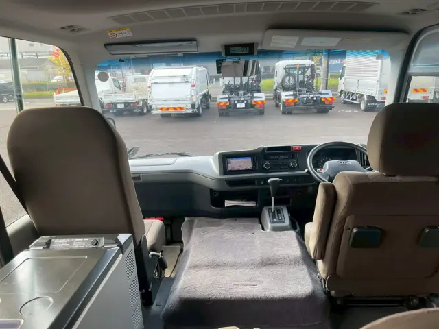 トヨタ コースター SKG-XZB70(2WD)の写真15