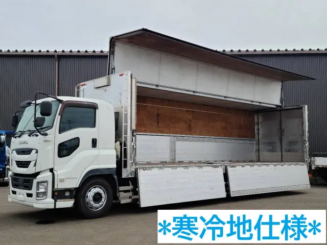 いすゞ ギガ QPG-CYL77B(6x2)の写真1