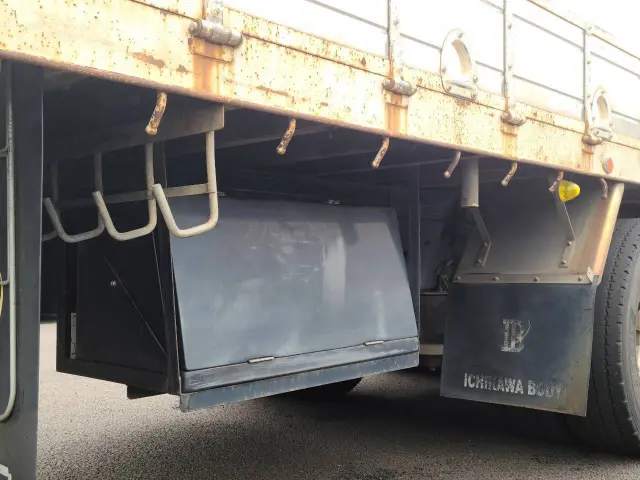 いすゞ ギガ QPG-CYL77B(6x2)の写真34