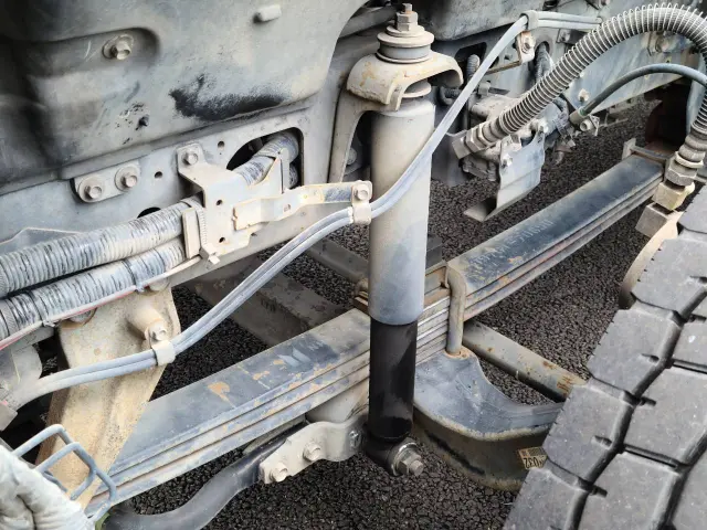 いすゞ ギガ QPG-CYL77B(6x2)の写真43