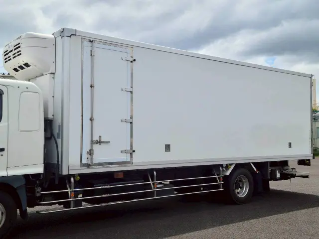 日野 レンジャー 2PG-FE2ABG(2WD)の写真7