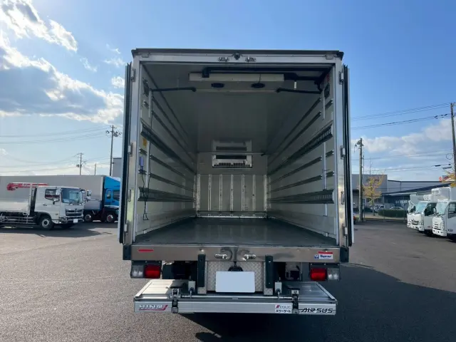 日野 レンジャー 2PG-FE2ABG(2WD)の写真9