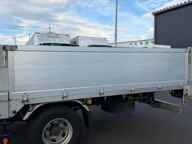 いすゞ フォワード SKG-FSR90S2(2WD)の写真9