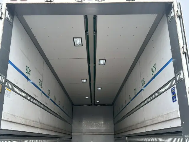 日野 プロフィア 2DG-FW1AHG(8x4)の写真11