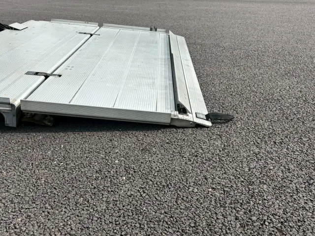 日野 プロフィア 2DG-FW1AHG(8x4)の写真20