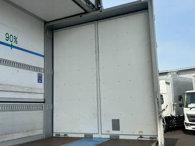 日野 プロフィア 2DG-FW1AHG(8x4)の写真22