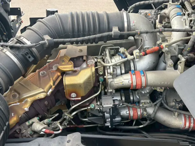 日野 プロフィア 2DG-FW1AHG(8x4)の写真39