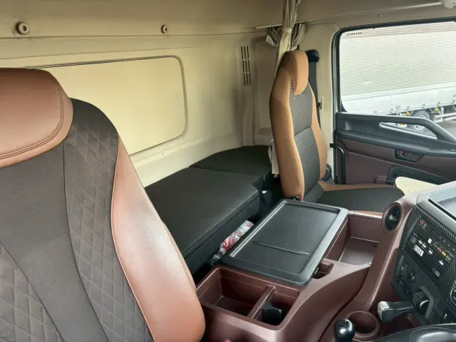 日野 プロフィア 2DG-FW1AHG(8x4)の写真42