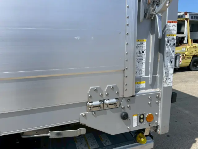 日野 プロフィア 2DG-FW1AHG(8x4)の写真21