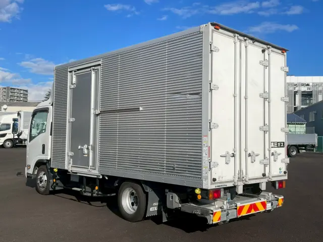 いすゞ エルフ 2RG-NPR88AN(2WD)の写真6