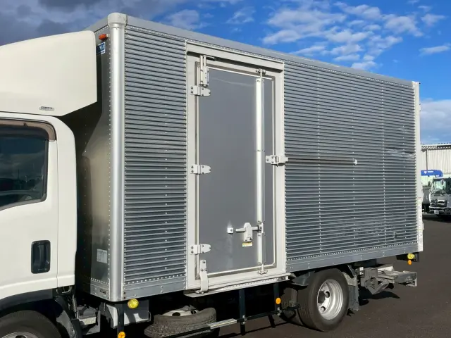 いすゞ エルフ 2RG-NPR88AN(2WD)の写真7