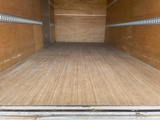 いすゞ エルフ 2RG-NPR88AN(2WD)の写真11