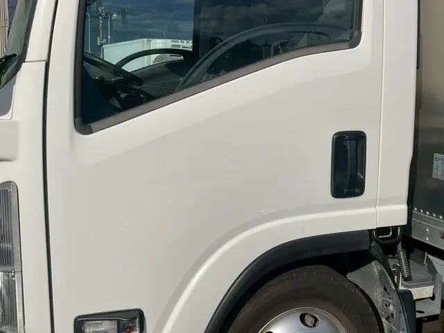 いすゞ エルフ 2RG-NPR88AN(2WD)の写真25