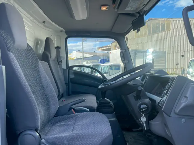 いすゞ エルフ 2RG-NPR88AN(2WD)の写真40