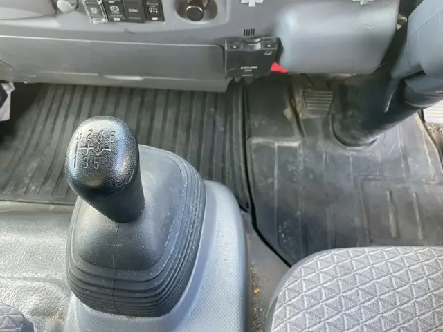 いすゞ エルフ 2RG-NPR88AN(2WD)の写真43