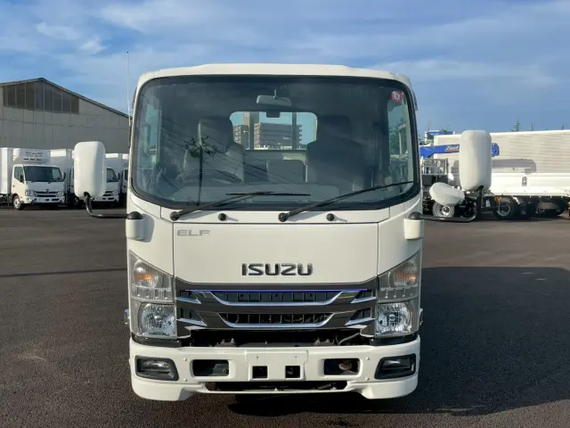 いすゞ エルフ 2RG-NMR88R(2WD)の写真2