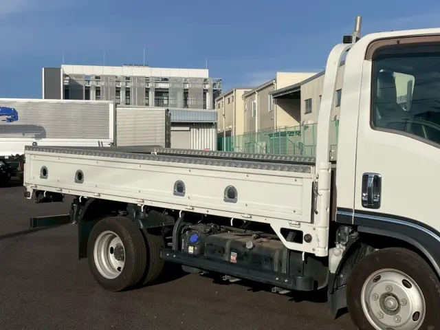 いすゞ エルフ 2RG-NMR88R(2WD)の写真8