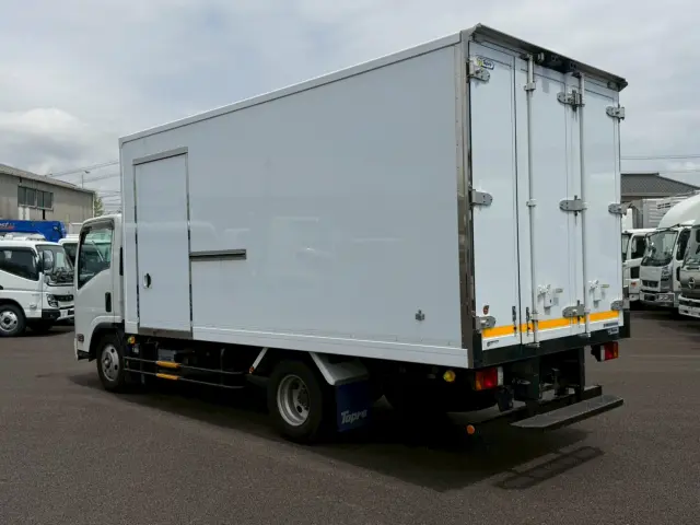 いすゞ エルフ 2RG-NPR88AN(2WD)の写真6