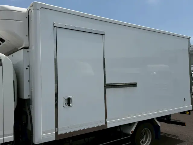 いすゞ エルフ 2RG-NPR88AN(2WD)の写真7