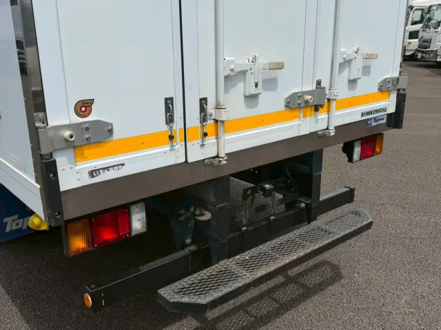 いすゞ エルフ 2RG-NPR88AN(2WD)の写真18