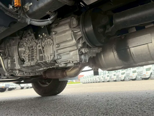 いすゞ エルフ 2RG-NPR88AN(2WD)の写真34