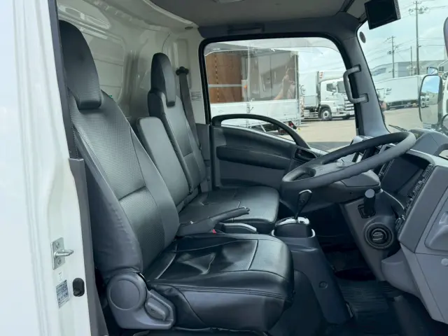 いすゞ エルフ 2RG-NPR88AN(2WD)の写真40