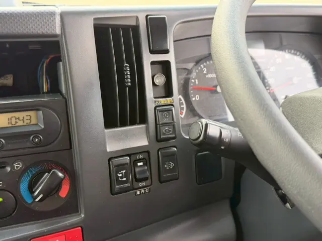 いすゞ エルフ 2RG-NPR88AN(2WD)の写真45