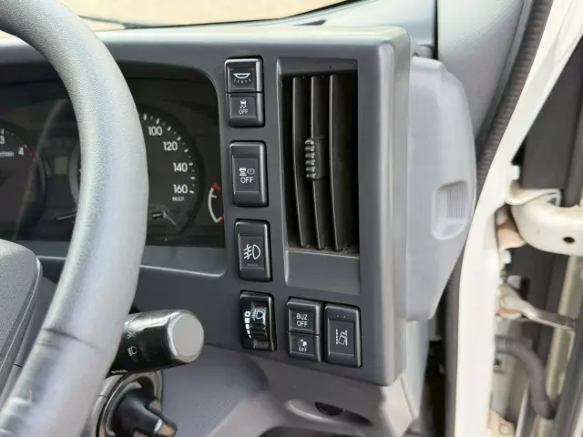 いすゞ エルフ 2RG-NPR88AN(2WD)の写真46