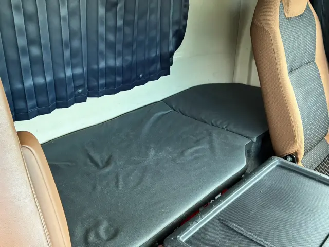 日野 プロフィア 2DG-SHEDGG(2WD)の写真42