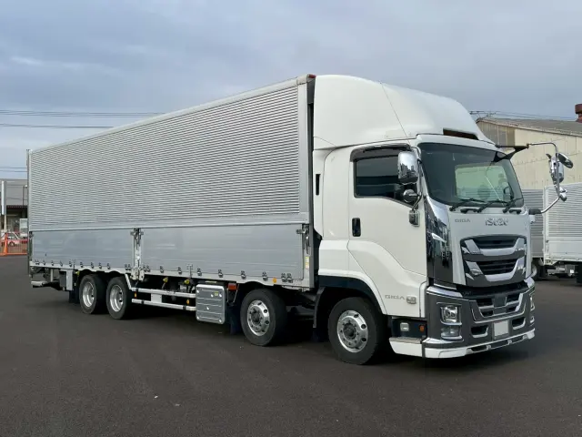 いすゞ ギガ 2PG-CYJ77C(8x4)の写真3