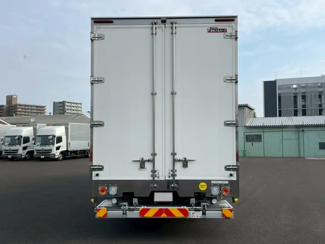 いすゞ ギガ 2PG-CYJ77C(8x4)の写真5