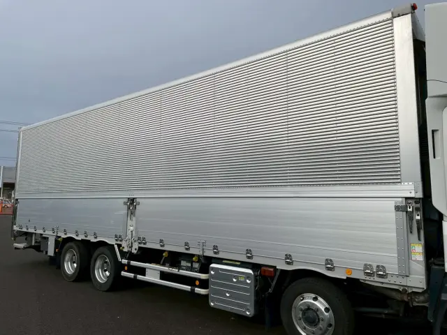 いすゞ ギガ 2PG-CYJ77C(8x4)の写真10