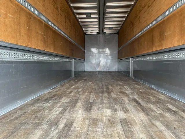 いすゞ ギガ 2PG-CYJ77C(8x4)の写真12