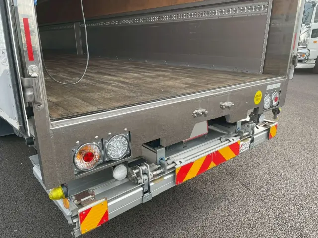 いすゞ ギガ 2PG-CYJ77C(8x4)の写真14