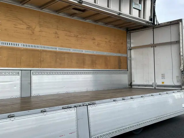 いすゞ ギガ 2PG-CYJ77C(8x4)の写真19